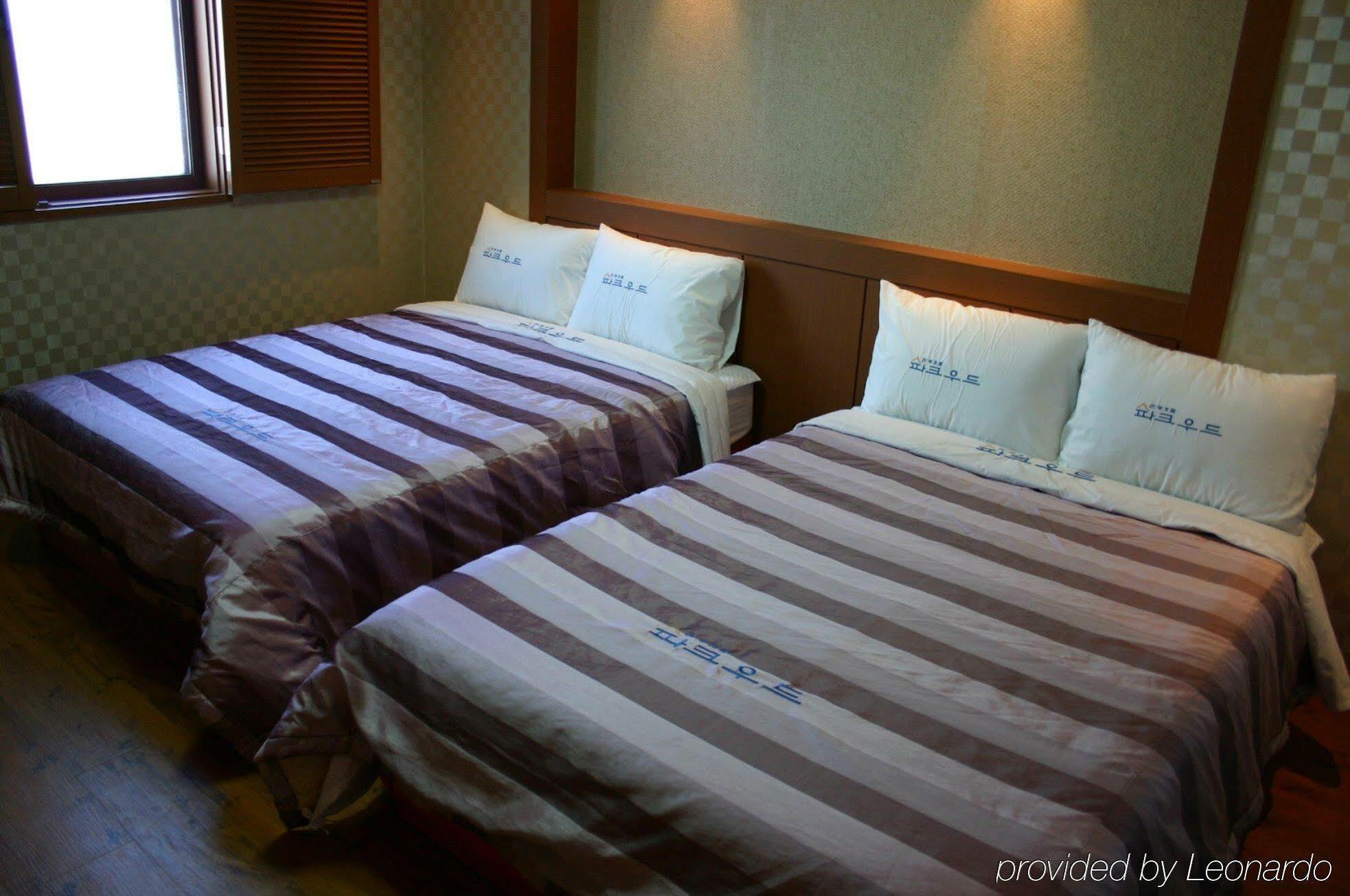 Hotel Parkwood Incheon Airport Room photo
